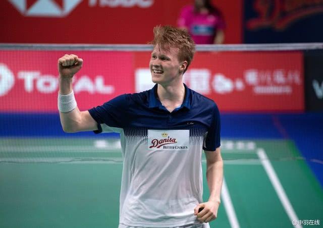 克逼迫穆迪 克逼迫穆迪